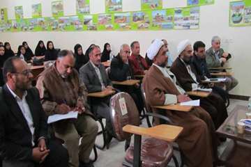 برگزاری دوره آموزشی بیماریهای مشترک انسان و دام ویژه بانوان در هفتگل