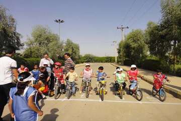 مسابقه دو و قايقراني به مناسبت 14 مهر