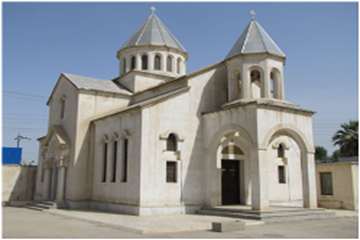 کلیسایی در همسایگی مسجد