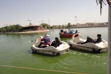 مسابقه دو و قايقراني به مناسبت 14 مهر