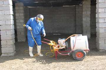 سمپاشي اماكن دامي شهرستان رامهرمز