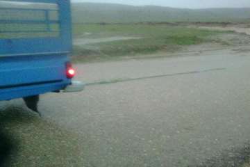 نجات نیروهای دامپزشکی گرفتار در سیلاب اندیکا 