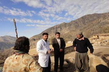 خدمات رسانی به عشایر منطقه صعب العبور کمفه