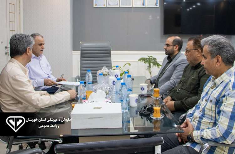 هم‌اندیشی مدیرکل دامپزشکی خوزستان با ریاست اتاق بازرگانی آبادان؛ تأکید بر تسهیل فرآیند صادرات فرآورده‌های خام دامی و شیلاتی