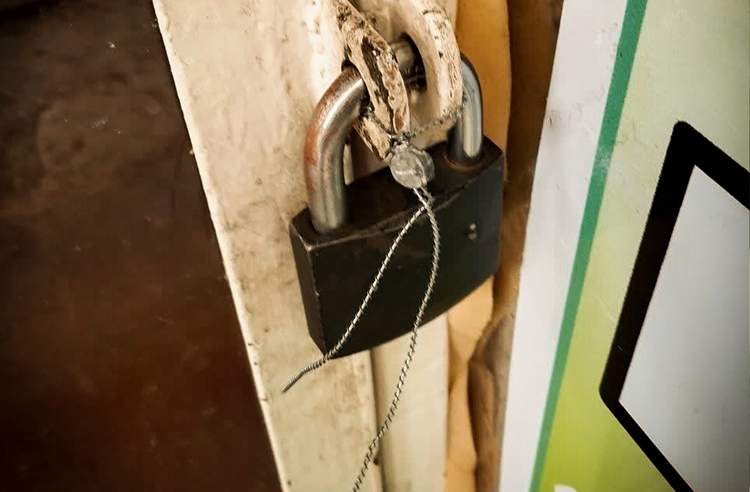 پلمب یک واحد قصابی متخلف به دلیل تخلفات بهداشتی در خرمشهر